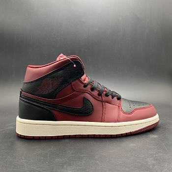 Air Jordan 1 Mid 'Reverse Banned'