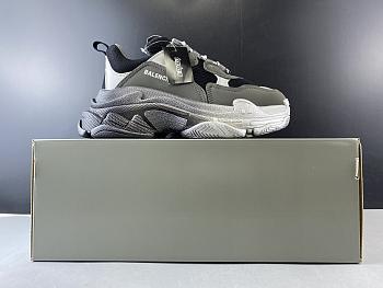 Balenciaga Triple S Gradient Grey 