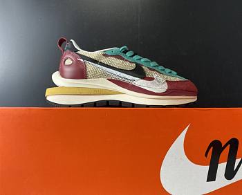 Sacai x Nike Pegasus VaporFly SP