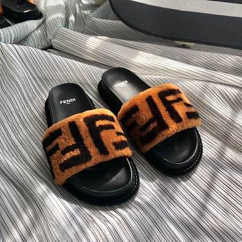  FF Fur Pool Slide Sandal