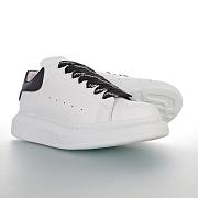 Alexander McQueen Oversized Sneaker White Black - 625156WHXMT9034 - 2