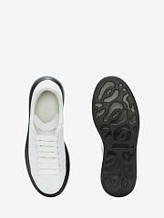 Alexander McQueen Oversized White Black Sole - 553770WHTQ49061 - 3