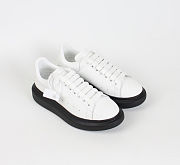 Alexander McQueen Oversized White Black Sole - 553770WHTQ49061 - 5