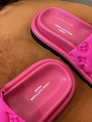 	 Louis Vuitton Pool Pillow Comfort Mule in Pink - 1AA1DQ - 3