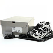 Balenciaga Runner Black White - 772767W2RNY0120 - 3