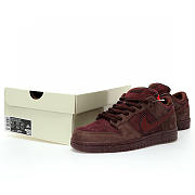 Nike SB Dunk Low City of Love Burgundy Crush - FN0619-600 - 4