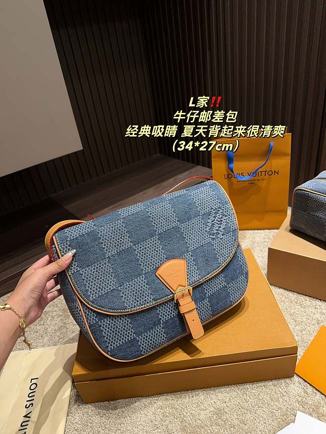 Louis Vuitton P240 Blue Monogram 34x27cm - 1