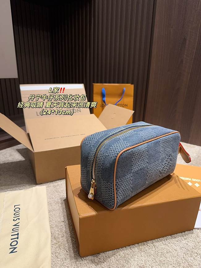 Louis Vuitton P240 Blue Monogram24x13cm - 1