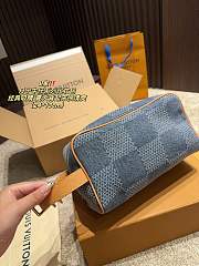 Louis Vuitton P240 Blue Monogram24x13cm - 3