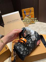 Louis Vuitton P200 Keepall Black 19x12cm - 3