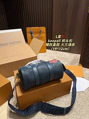 	 Louis Vuitton P200 Keepall Blue 19x12cm - 2