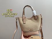 	 Coach P150 Beige Knit 17x19cm - 2