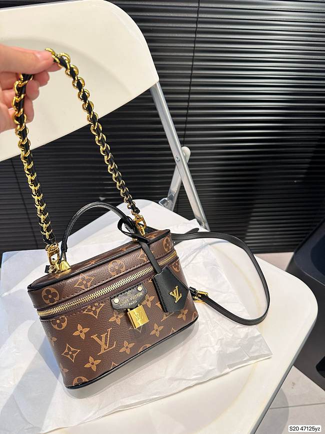 Louis Vuitton P150 47125yz 19*12cm - 1