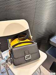 Fendi Baguette  P180 Black 27*16cm - 1