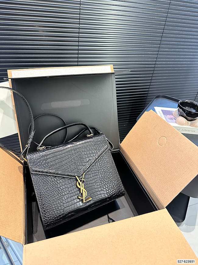 YSL Cassandra P185 Black 24x20cm - 1