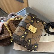 Louis Vuitton Reverse Monogram Essential Trunk 15cm - 3