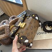 Louis Vuitton Reverse Monogram Essential Trunk 15cm - 2