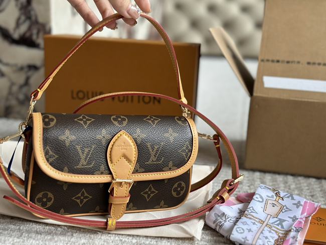 Louis Vuitton Nano Diane Monogram 19x 10.5x6cm - 1