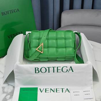 Bottega Veneta Green Casette Padded Bag 26x18x8cm