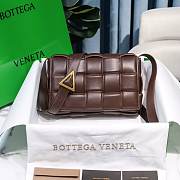 	 Bottega Veneta Brown Casette Padded Bag 26x18x8cm - 1