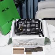 	 Bottega Veneta Black Casette Padded Bag 26x18x8cm - 1