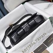 	 Bottega Veneta Black Casette Padded Bag 26x18x8cm - 5