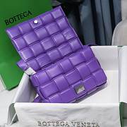  Bottega Veneta Purple Casette Padded Bag 26x18x8cm - 3