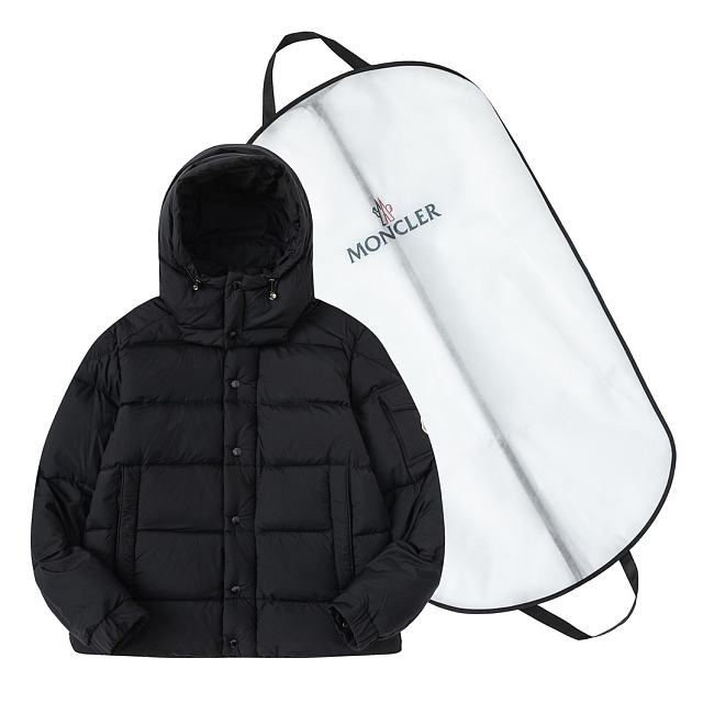 Moncler Vezere Short Down Jacket FG00495 Black - 1