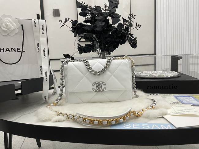 Chanel 19 White Lambskin Mixed Hardware Gold 26cm - 1