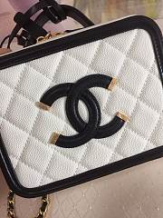 Chanel Filigree Vanity Case White 17cm - 2