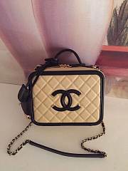 Chanel Filigree Vanity Case Beige 21cm - 1