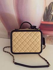 Chanel Filigree Vanity Case Beige 21cm - 3