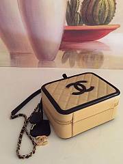 Chanel Filigree Vanity Case Beige 21cm - 2