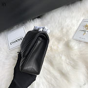 Chanel Classic Flap Black Black Quilted Leather 25cm - 2