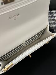 Chanel Caviar Quilted Textured CC Wallet on Chain WOC White - 4