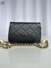 Chanel Mini Flap Bag White Double Pearl Crush in Black Calfskin 18x13x7cm - 3