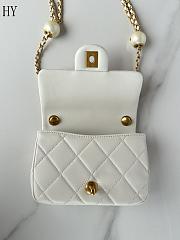 Chanel Mini Flap Bag White Double Pearl Crush in White Calfskin 18x13x7cm - 2