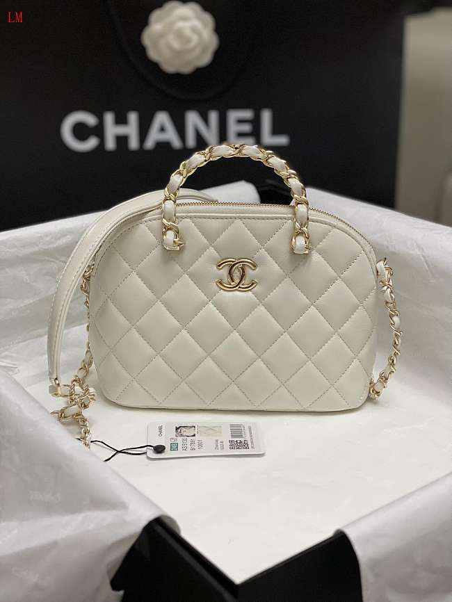 Chanel Small Tote Clutch with Chain Bag White 20*15*6cm - 1