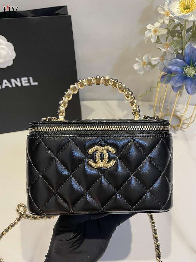 Chanel Vanity Pearl Bag Black 17cm - 1