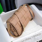 Bottega Veneta Almond Casette Padded Bag 26x18x8cm - 2