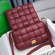 Bottega Veneta Burgundy Casette Padded Bag 26x18x8cm - 2