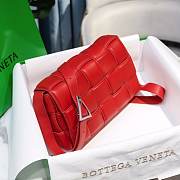 Bottega Veneta Red Casette Padded Bag 26x18x8cm - 5