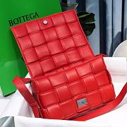 Bottega Veneta Red Casette Padded Bag 26x18x8cm - 2