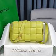 Bottega Veneta Kiwi Casette Padded Bag 26x18x8cm - 1