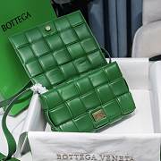 Bottega Veneta Dark Green Casette Padded Bag 26x18x8cm - 2