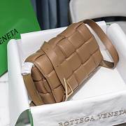 Bottega Veneta Tan Casette Padded Bag 26x18x8cm - 4