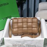 Bottega Veneta Tan Casette Padded Bag 26x18x8cm - 3