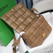 Bottega Veneta Tan Casette Padded Bag 26x18x8cm - 2