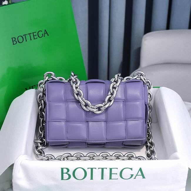 Bottega Veneta Lavender Chain Cassette Bag 26x18x8cm - 1