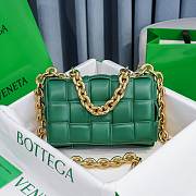 Bottega Veneta Dark Green Chain Cassette Bag 26x18x8cm - 1